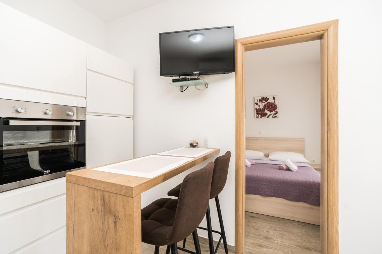 Apartmani Jadranka Starigrad Paklenica Exterior foto