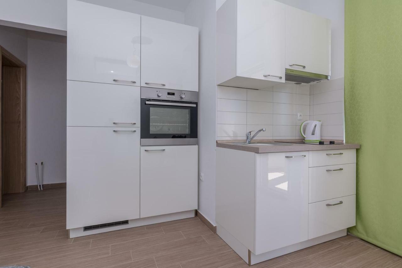 Apartmani Jadranka Starigrad Paklenica Exterior foto