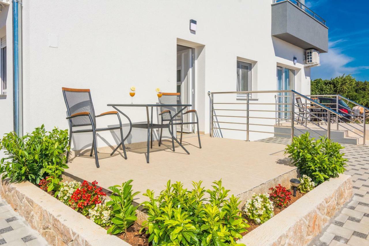 Apartmani Jadranka Starigrad Paklenica Exterior foto