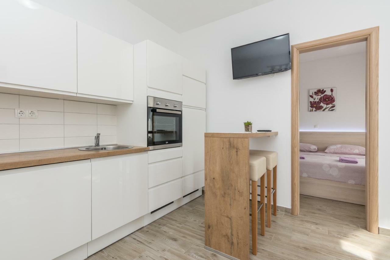 Apartmani Jadranka Starigrad Paklenica Exterior foto
