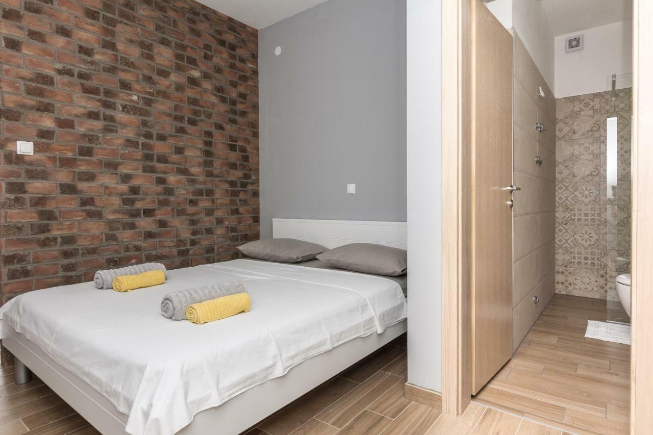 Apartmani Jadranka Starigrad Paklenica Exterior foto