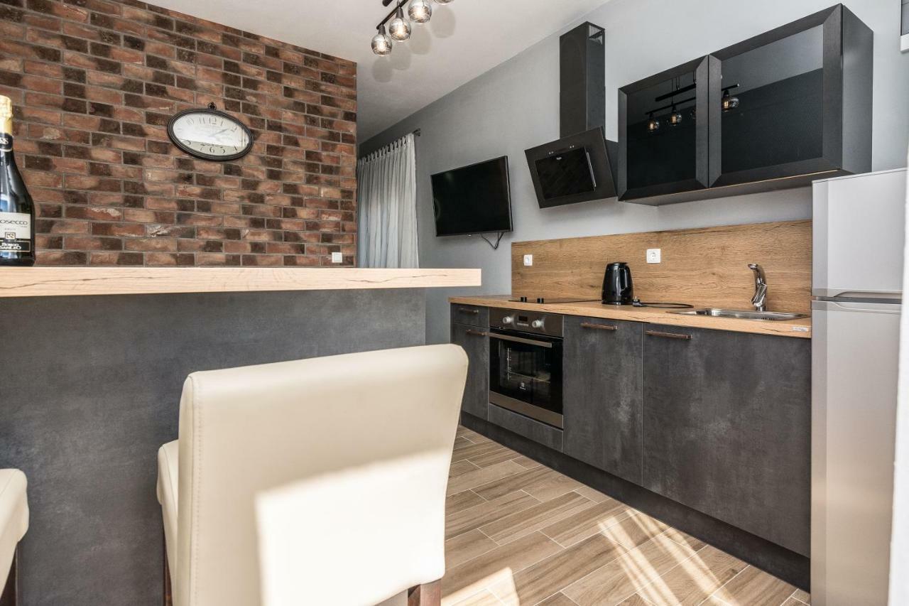 Apartmani Jadranka Starigrad Paklenica Exterior foto